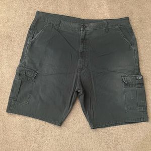 Wranglers Mens Cargo Shorts Black size 42 100% cotton
